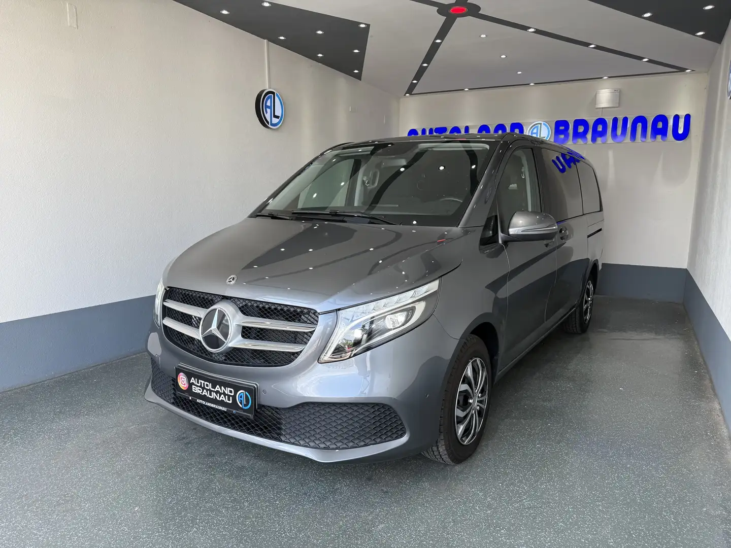 Mercedes-Benz V 220 d Kombi extralang Basis Aut. Gris - 1