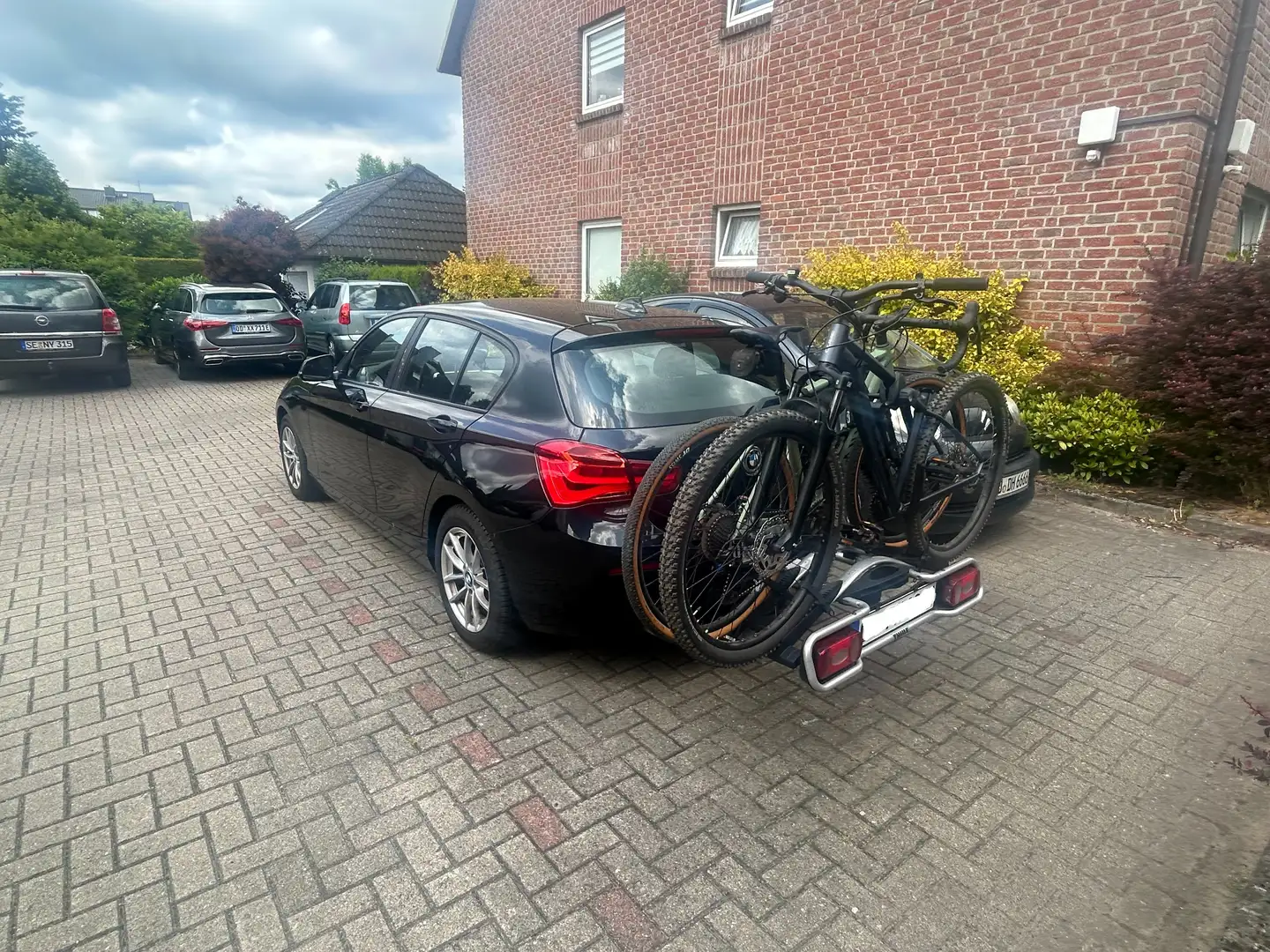 BMW 116 116d Sport Line Schwarz - 2