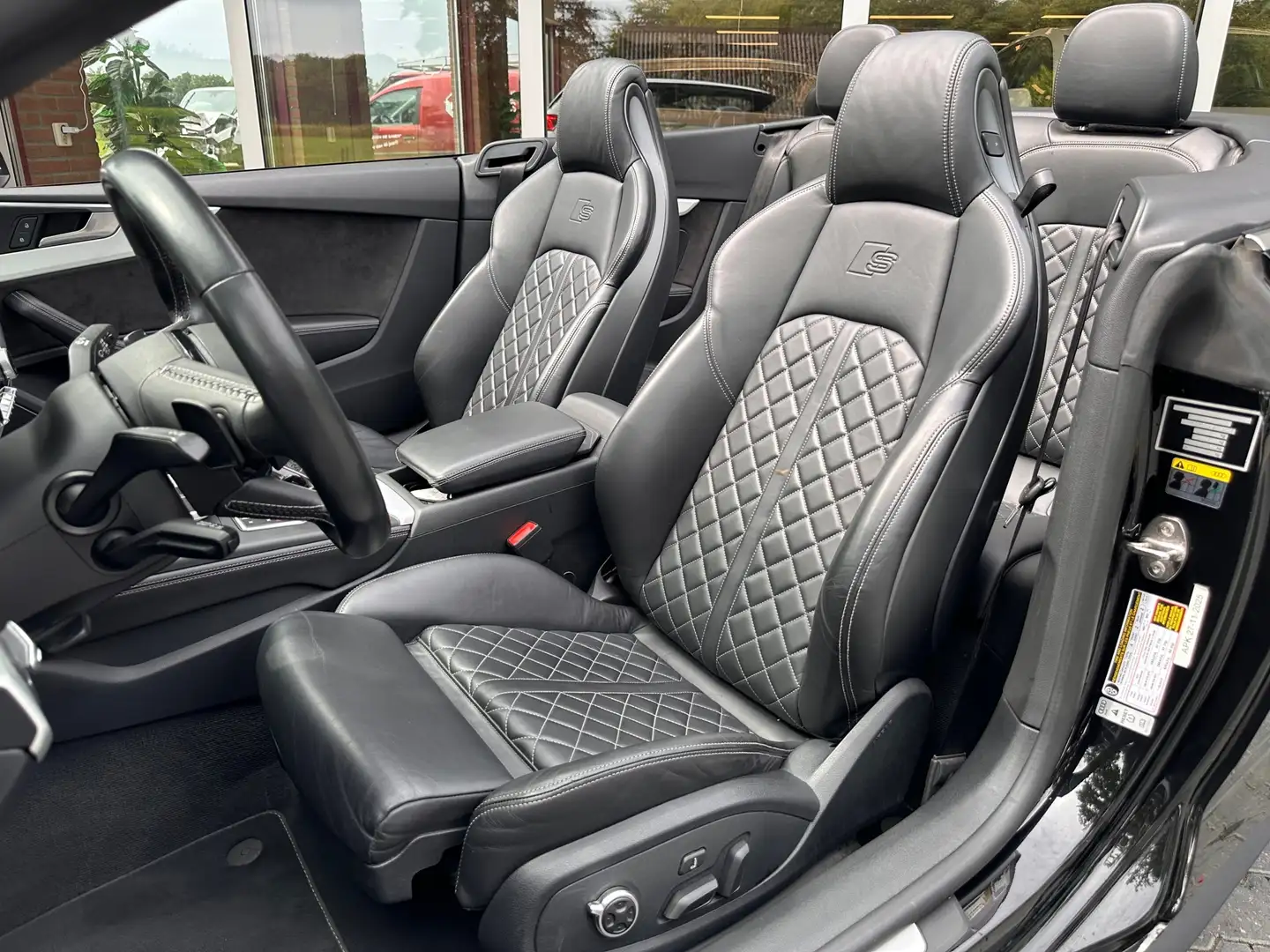 Audi A5 Cabriolet 3.0 TFSI S5 Quattro S-Line 354Pk Trekhaa Zwart - 2