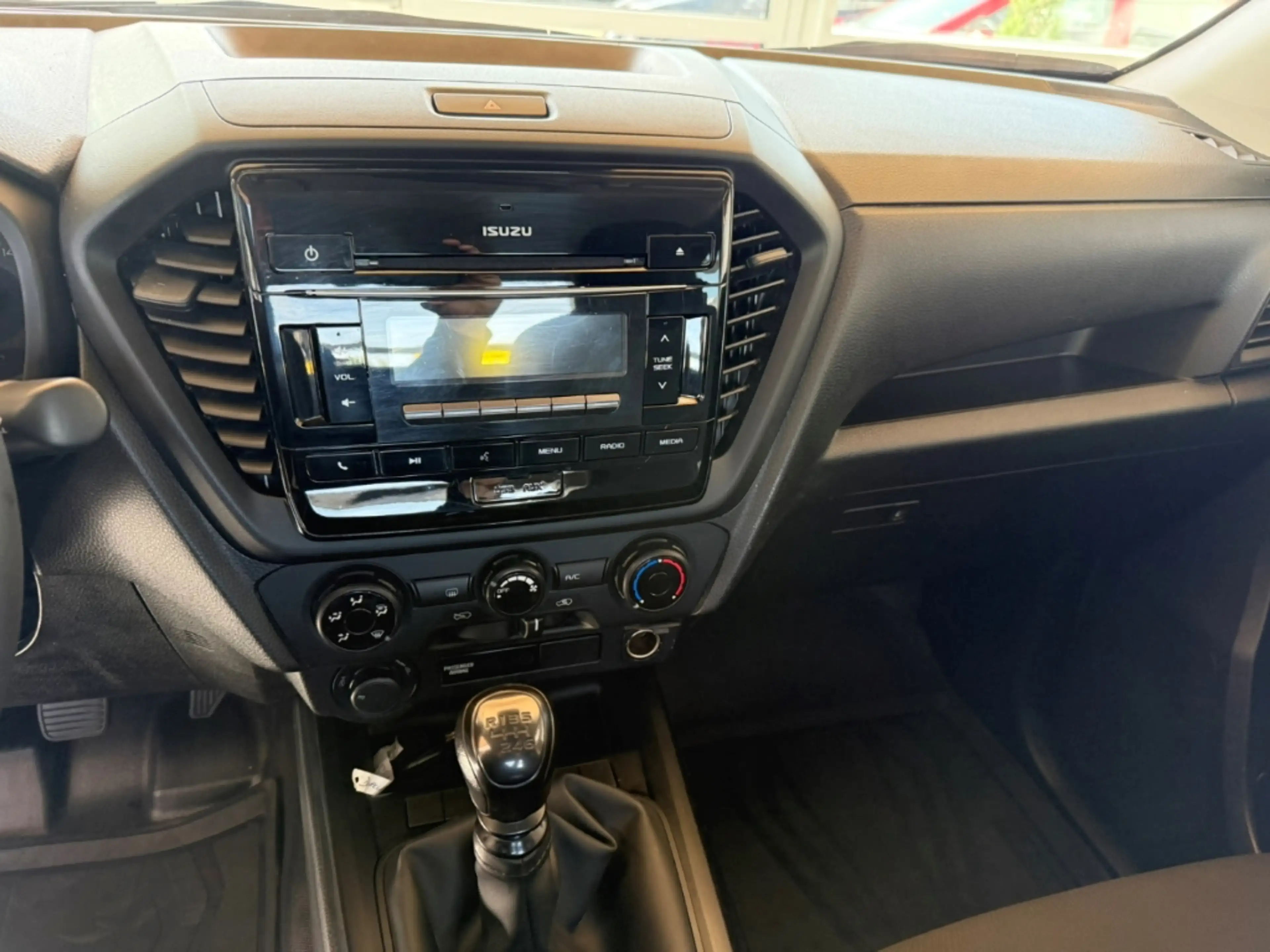 Isuzu D-Max Space Cab 4WD L — photo 12