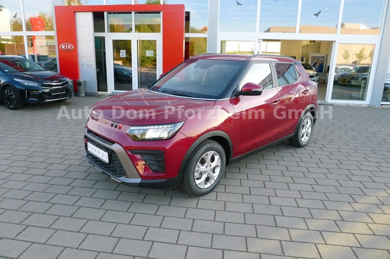 KGM Tivoli 1,5T BLISS/FWD/AT/KAMERA Rot - 1