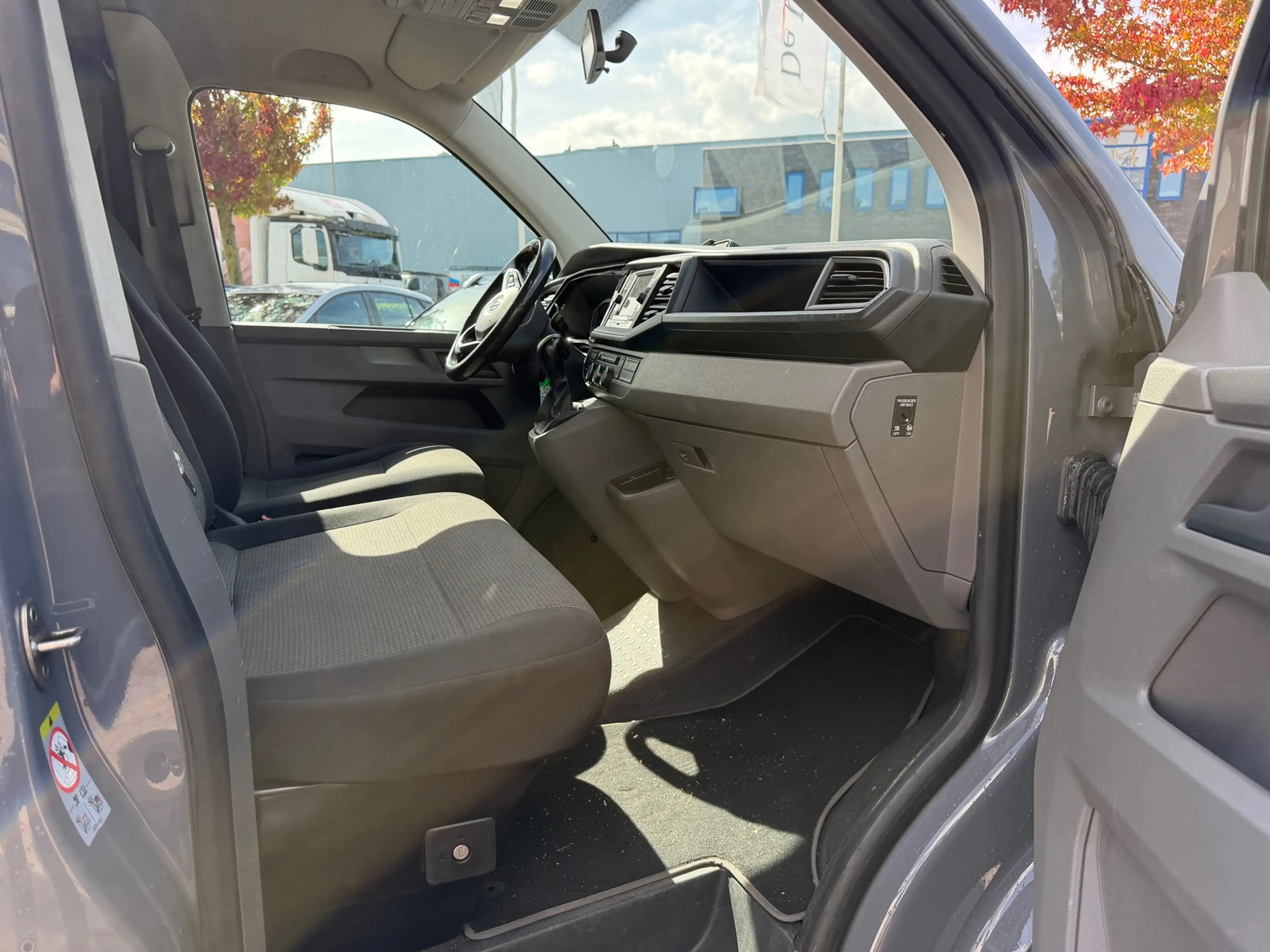 Volkswagen Transporter 2.0 TDI L1H1 28 Highline|6p|Trekhaak| — photo 15