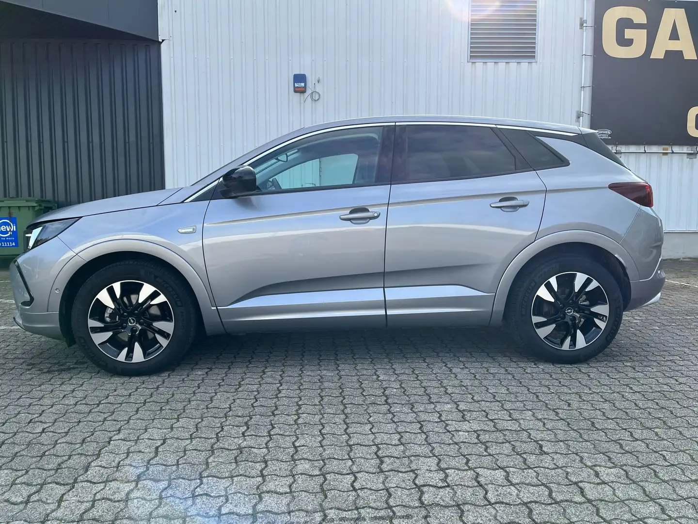 Opel Grandland 1.2 Turbo 130PK Business Elegance-Camera-Full LED Gris - 2