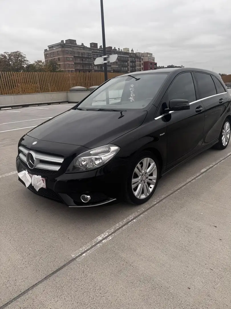 Mercedes-Benz B 180 essence, bien entretenu aucun frais a prévoir Noir - 1