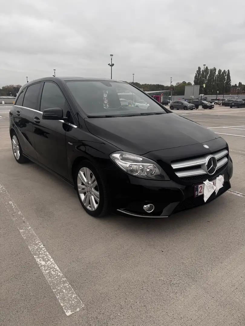Mercedes-Benz B 180 essence, bien entretenu aucun frais a prévoir Noir - 2