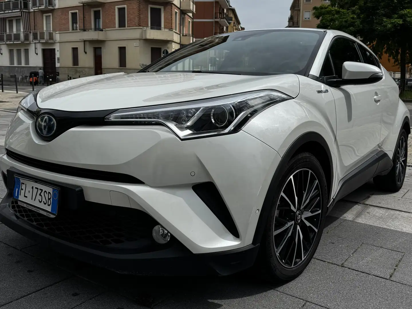 Toyota C-HR C-HR 1.8h Lounge 2wd e-cvt Bianco - 1