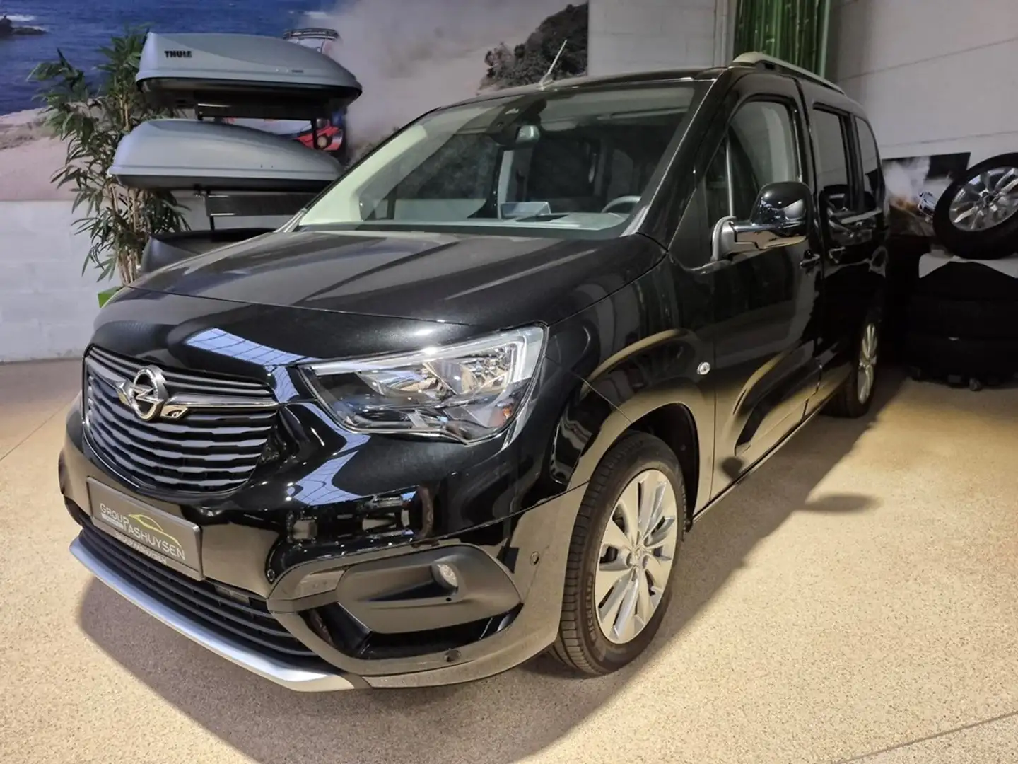 Opel Combo Life L1H1 Elegance Plus 100 kW - 136 pk Zwart - 1