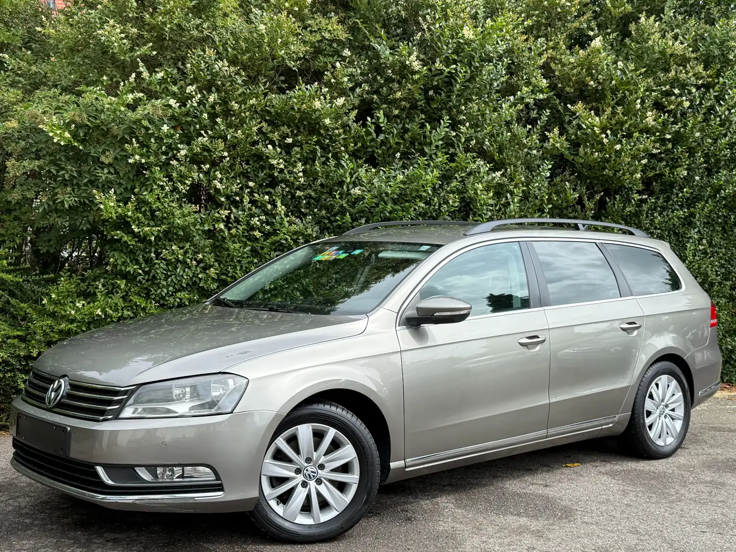 Volkswagen Passat Variant SW 2.0 TDi+NAVI+AIRCO+JANTES+EURO 5 Beige - 1