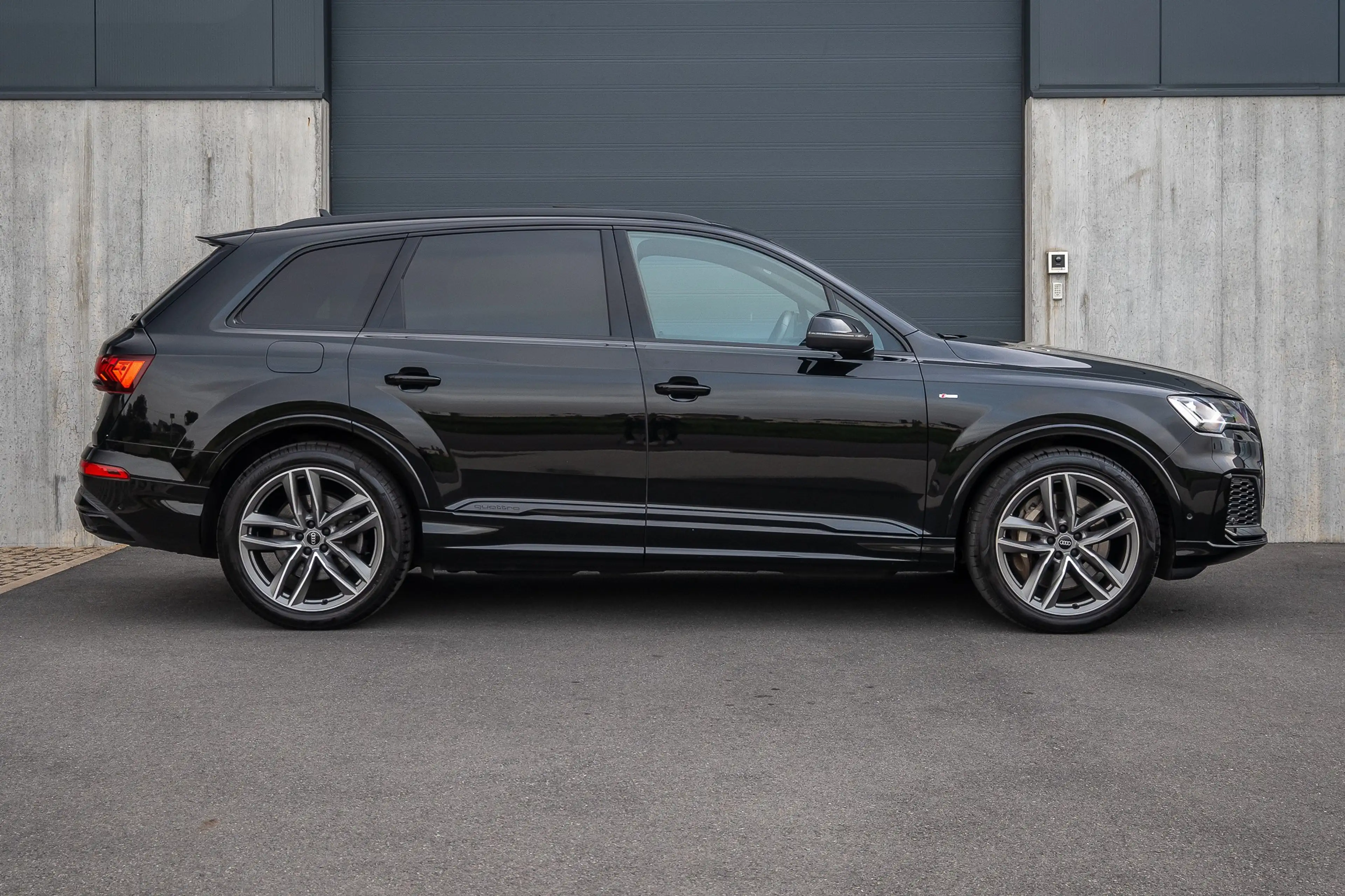 Audi Q7 Q7 PHEV 55 TFSie Quattro S-line / Audi Exclusive / Bruin leder / Pano / Luchtvering — photo 2