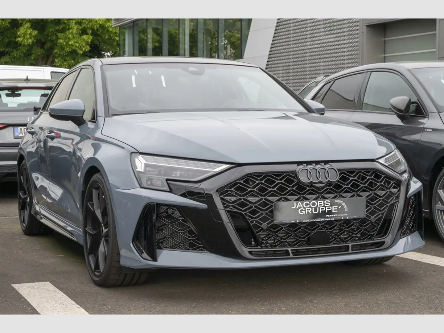 Audi RS3 Grau - 2