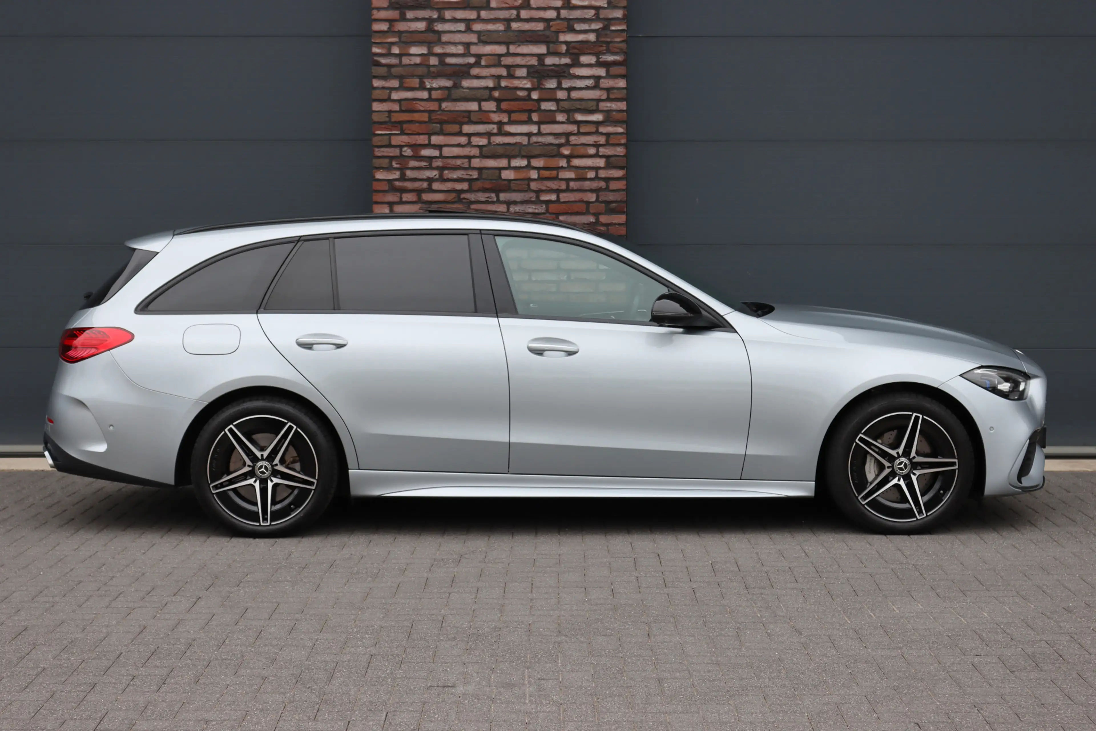 Mercedes-Benz C 300 Estate e AMG Line | Panoramadak | Burmester | Dist — photo 11
