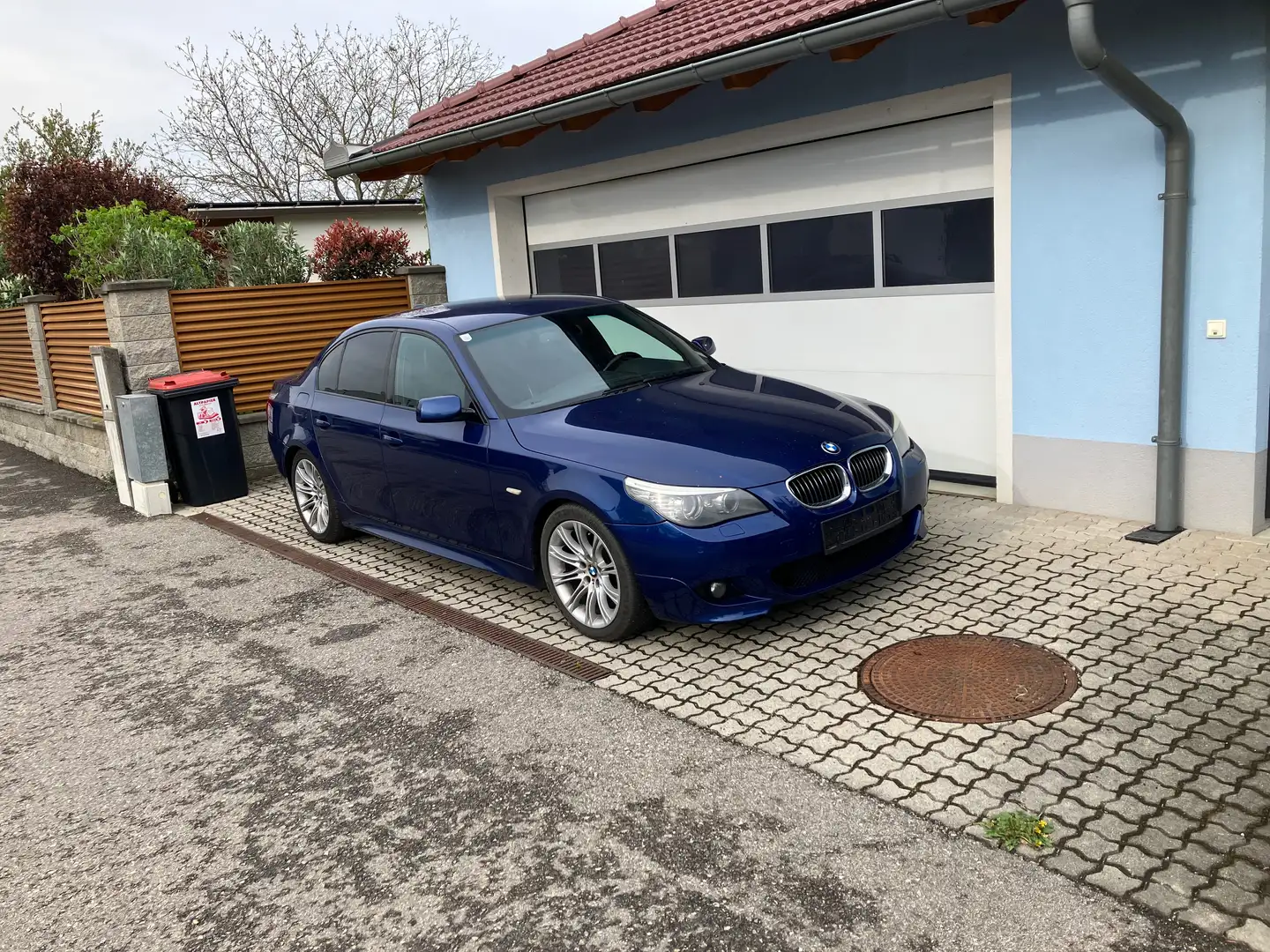 BMW 525 M-Paket ab Werk / Edition Blau - 1