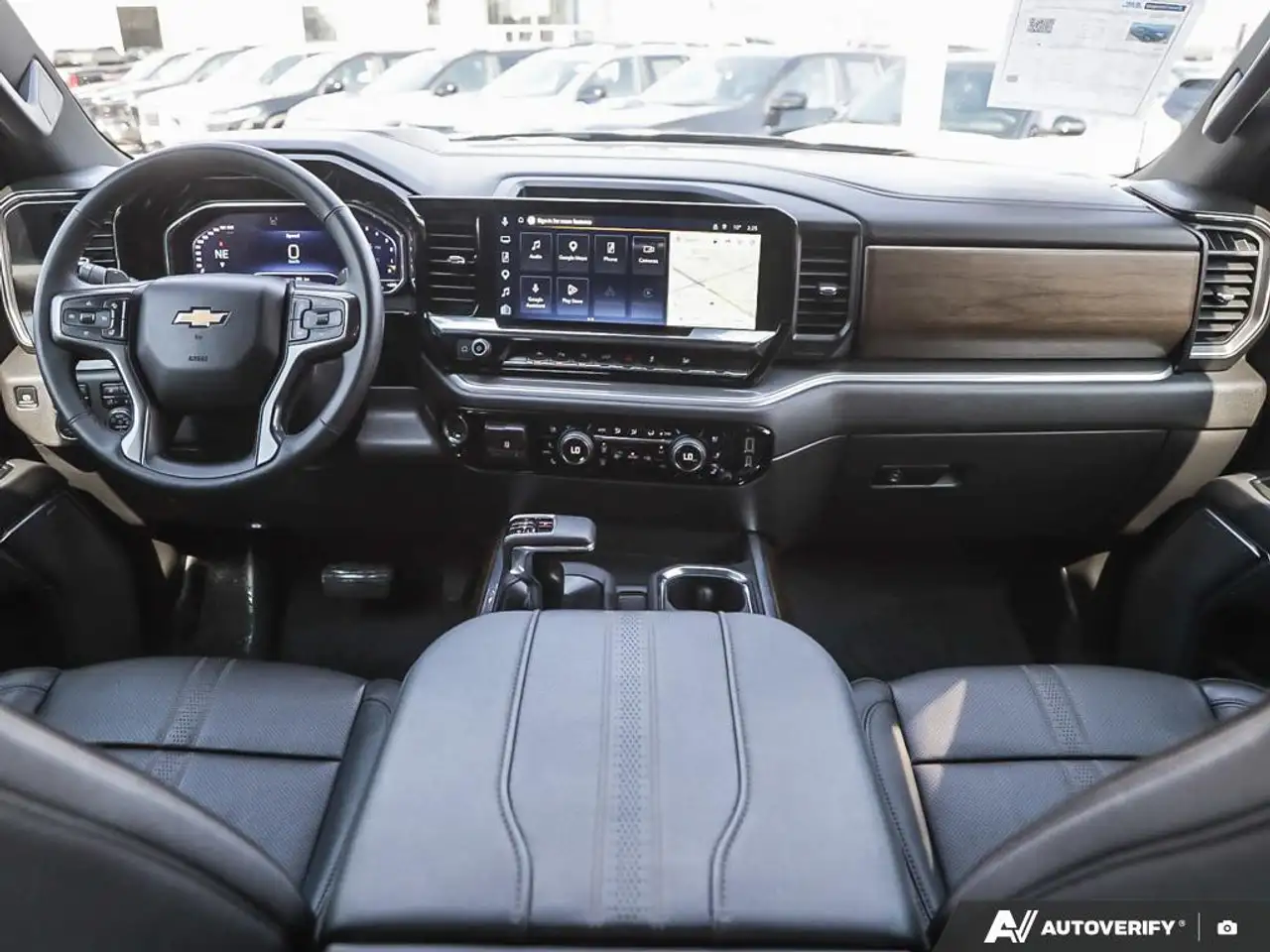 Chevrolet Silverado 1500 снимка Chevrolet Silverado 1500