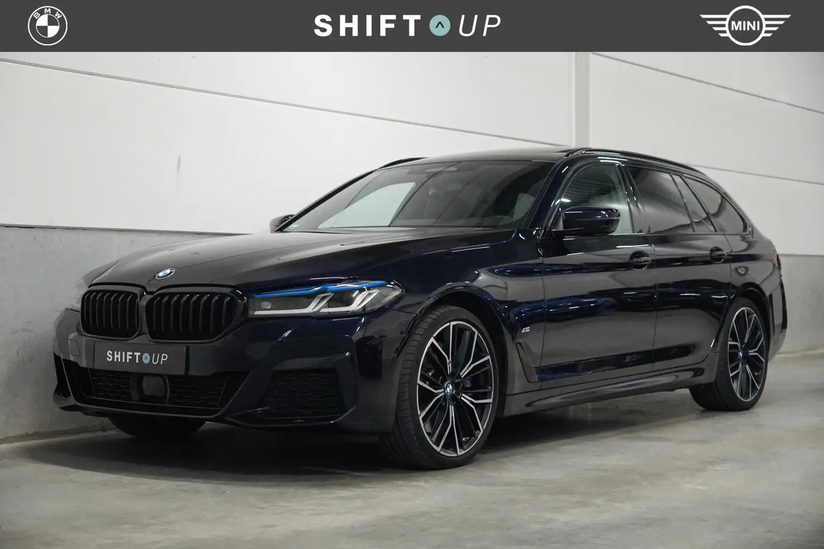 BMW 540 5-serie Touring 540i xDrive M-Sport | Panoramadak Noir - 1