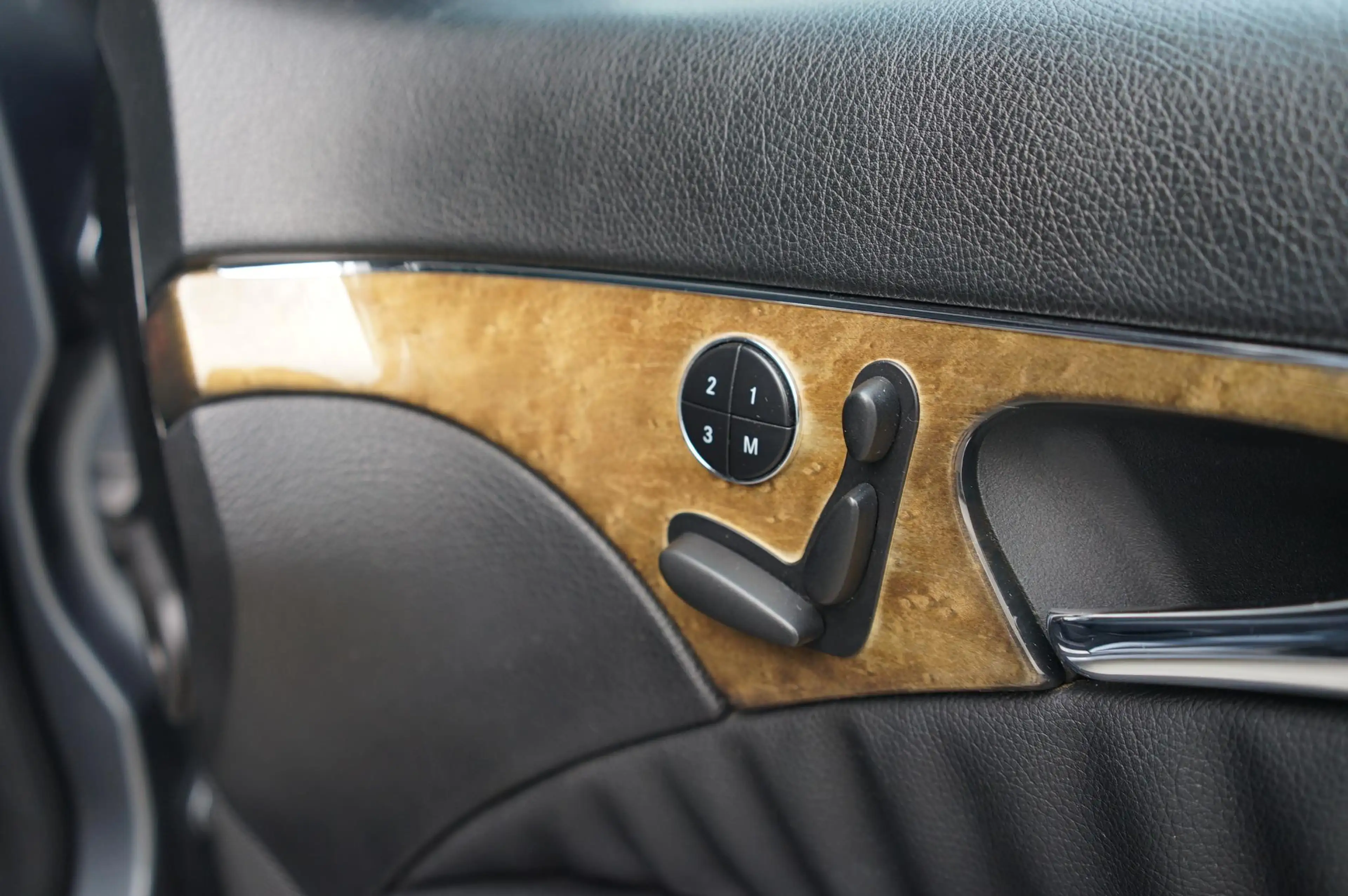Mercedes-Benz E 350 Avantgarde — photo 12