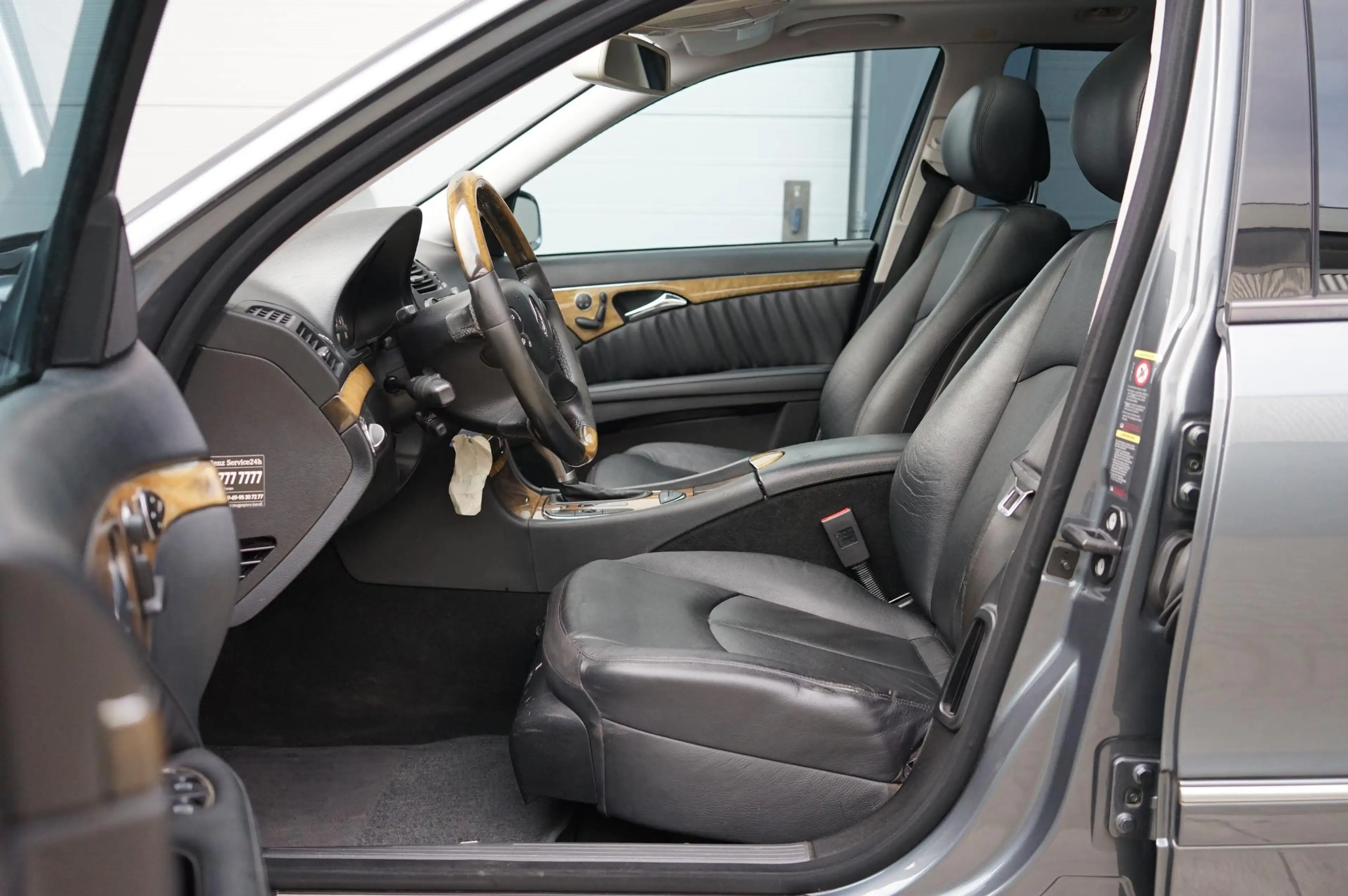 Mercedes-Benz E 350 Avantgarde — photo 6