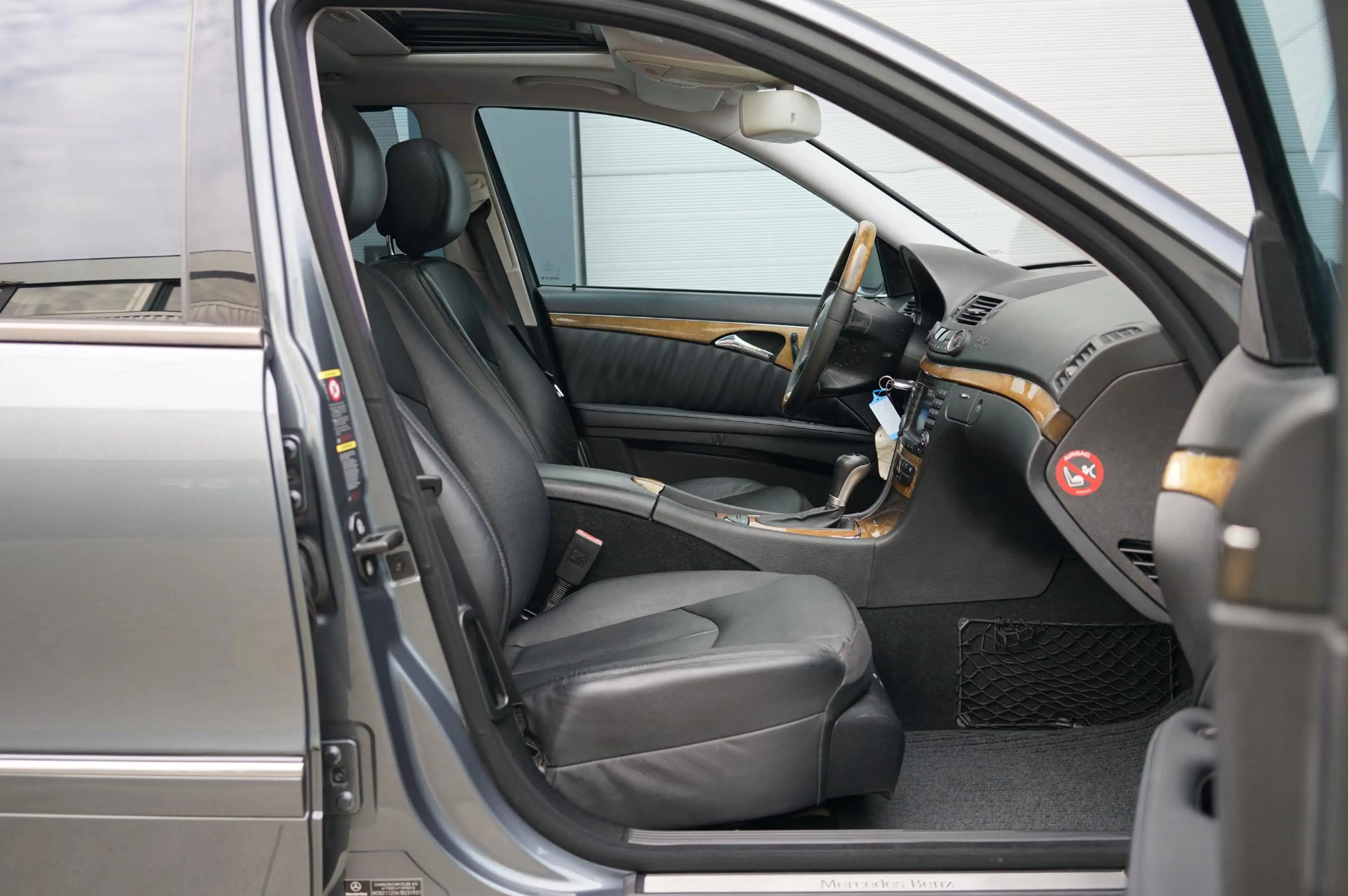 Mercedes-Benz E 350 Avantgarde — photo 9