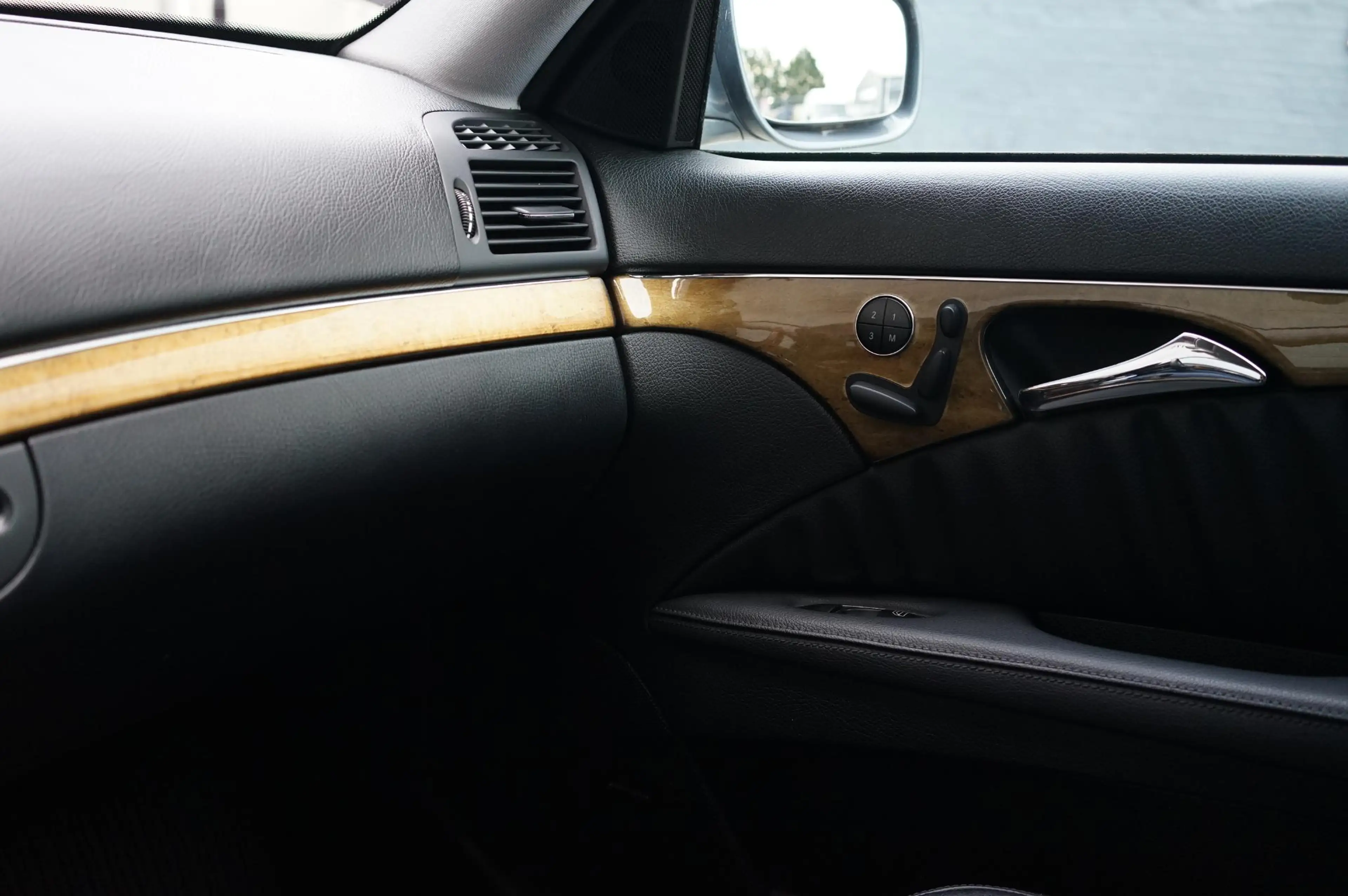 Mercedes-Benz E 350 Avantgarde — photo 4