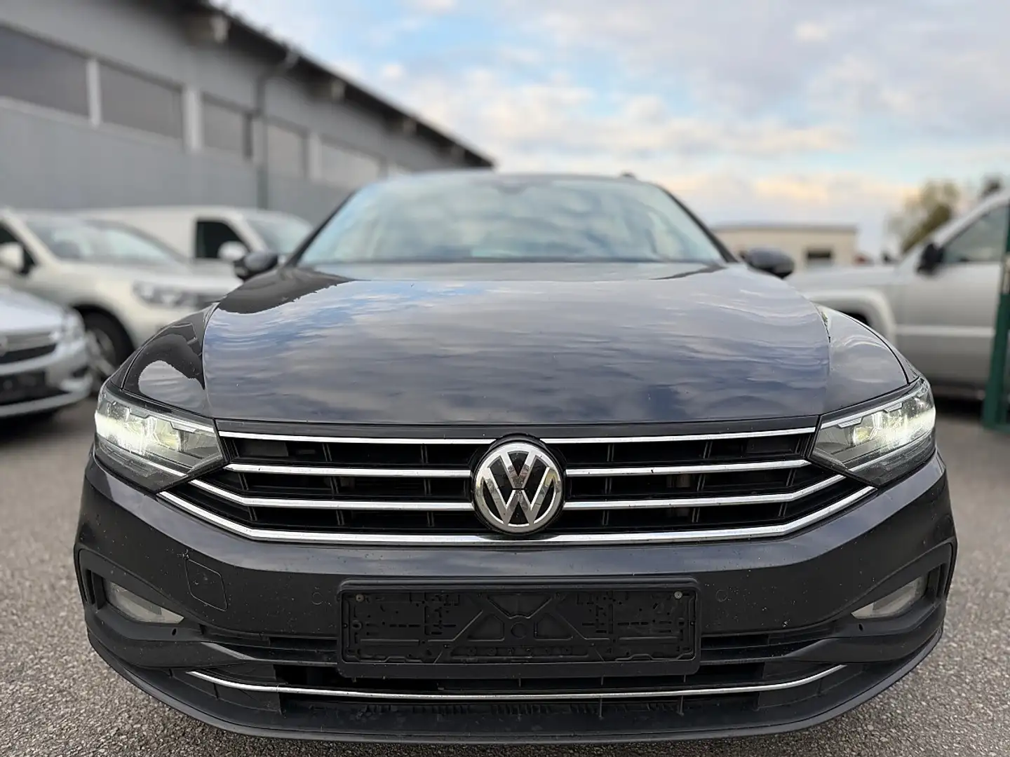 Volkswagen Passat 2.0 Aut Grau - 2