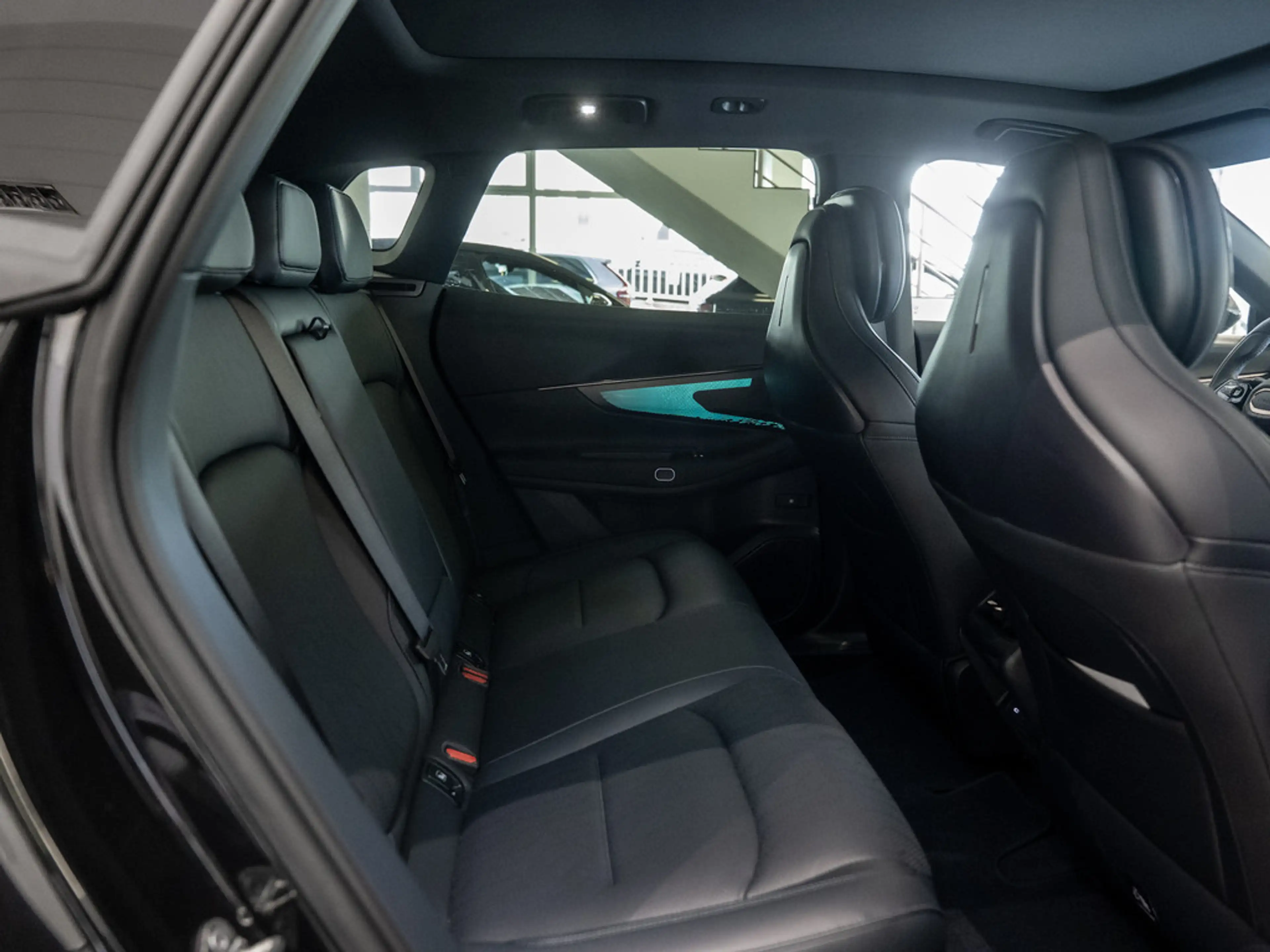 Lynk & Co 08 Core KAMERA NAVI W-LAN ACC LED PANO 360° — photo 8
