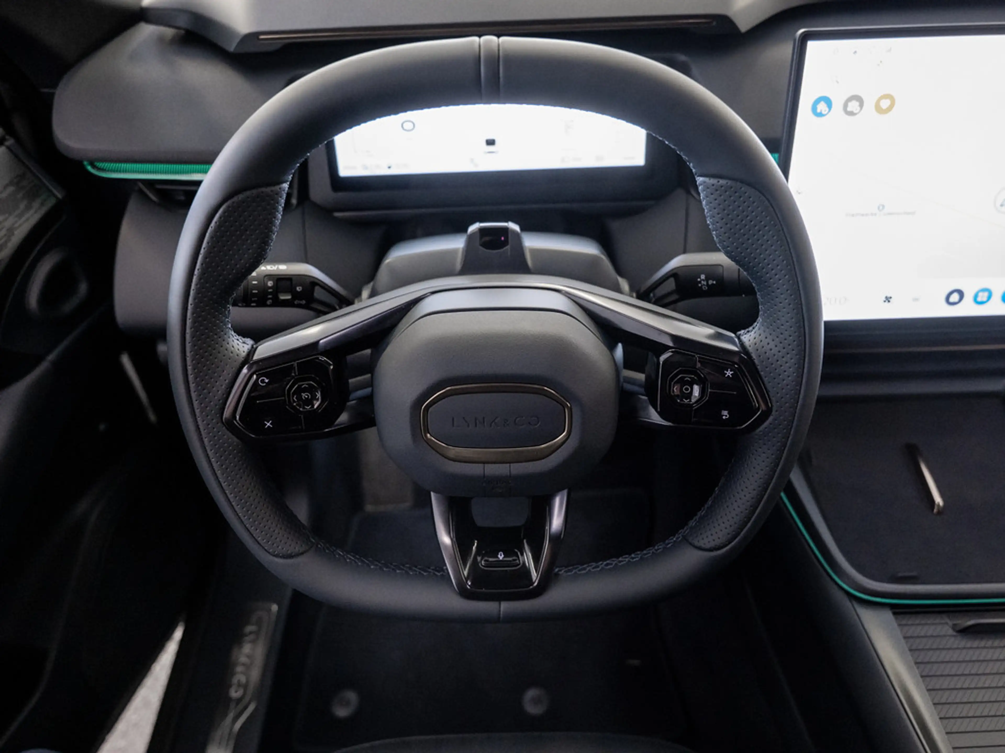 Lynk & Co 08 Core KAMERA NAVI W-LAN ACC LED PANO 360° — photo 12