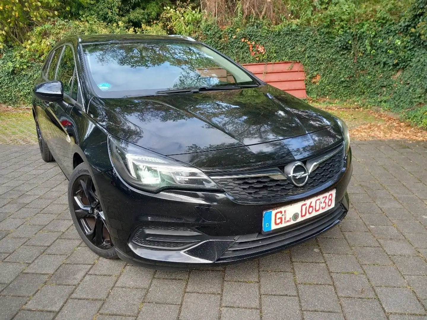 Opel Astra Sports Tourer 1.5 D Elegance Noir - 1