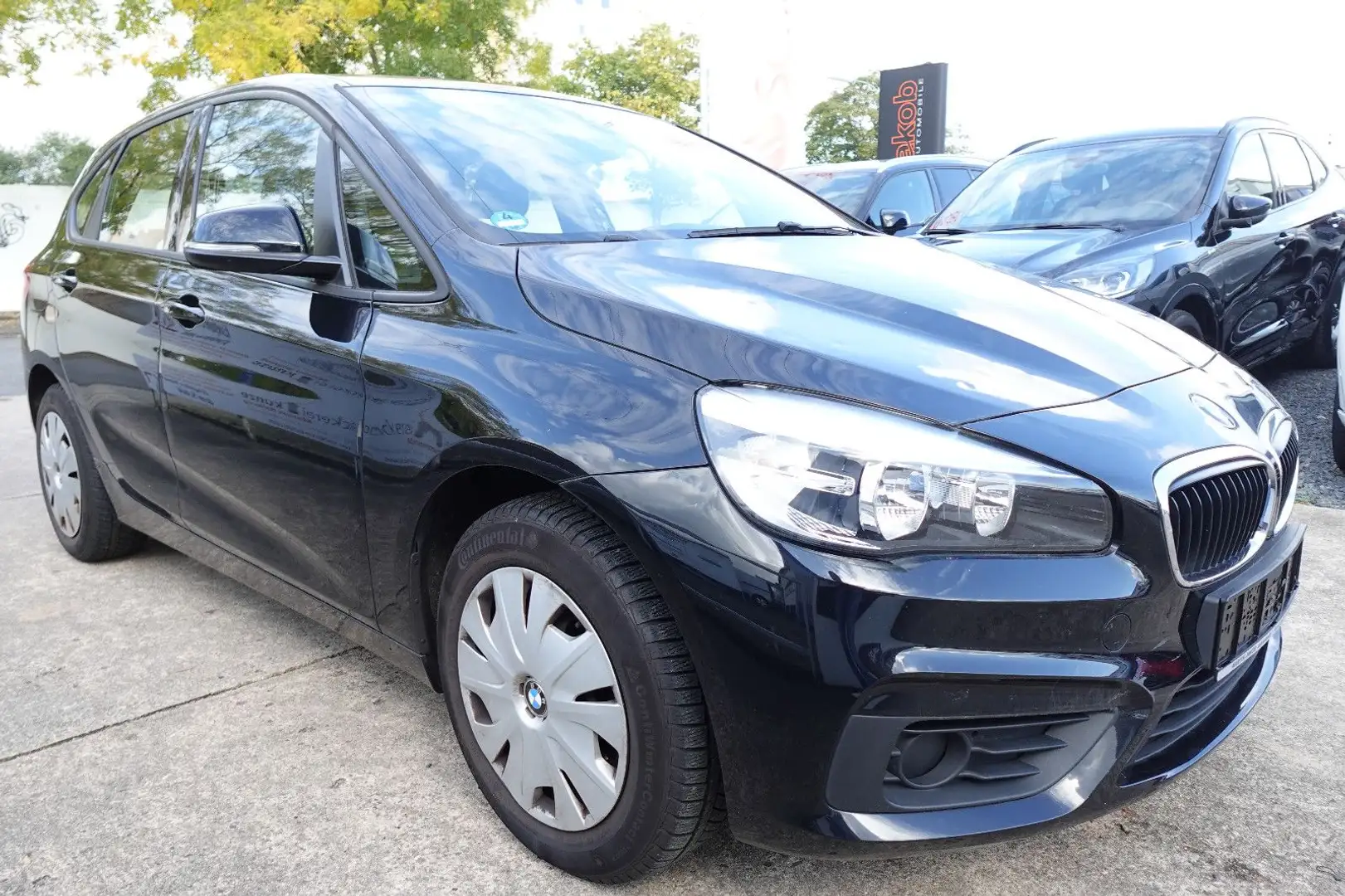 BMW 216 i  2 Active Tourer 216 i+SITZHEIZUNG+BC+ 1 Hd Schwarz - 1