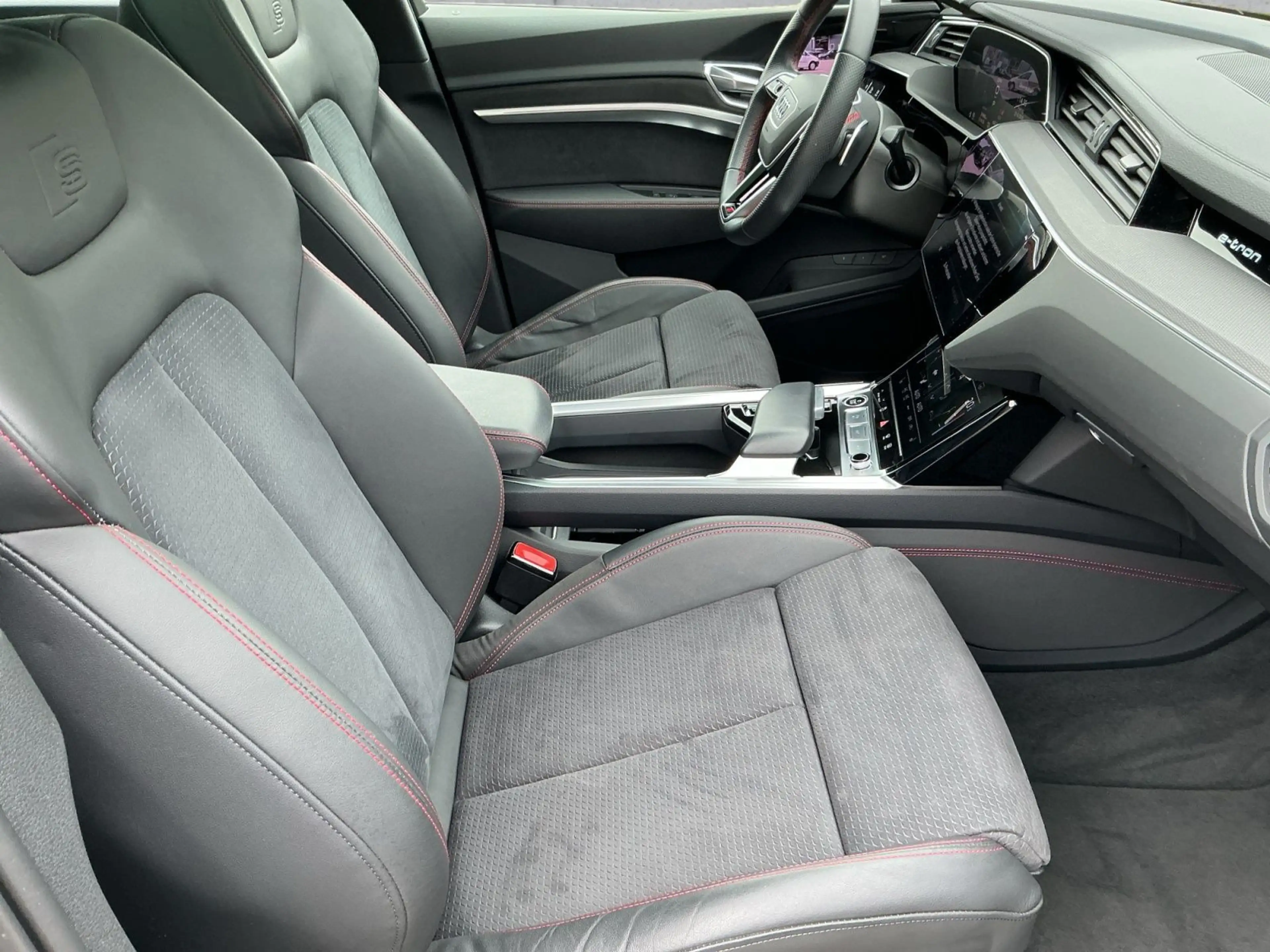 Audi Q8 e-tron 55 QU S-LINE 5JG+MATRIX+AIR — photo 13