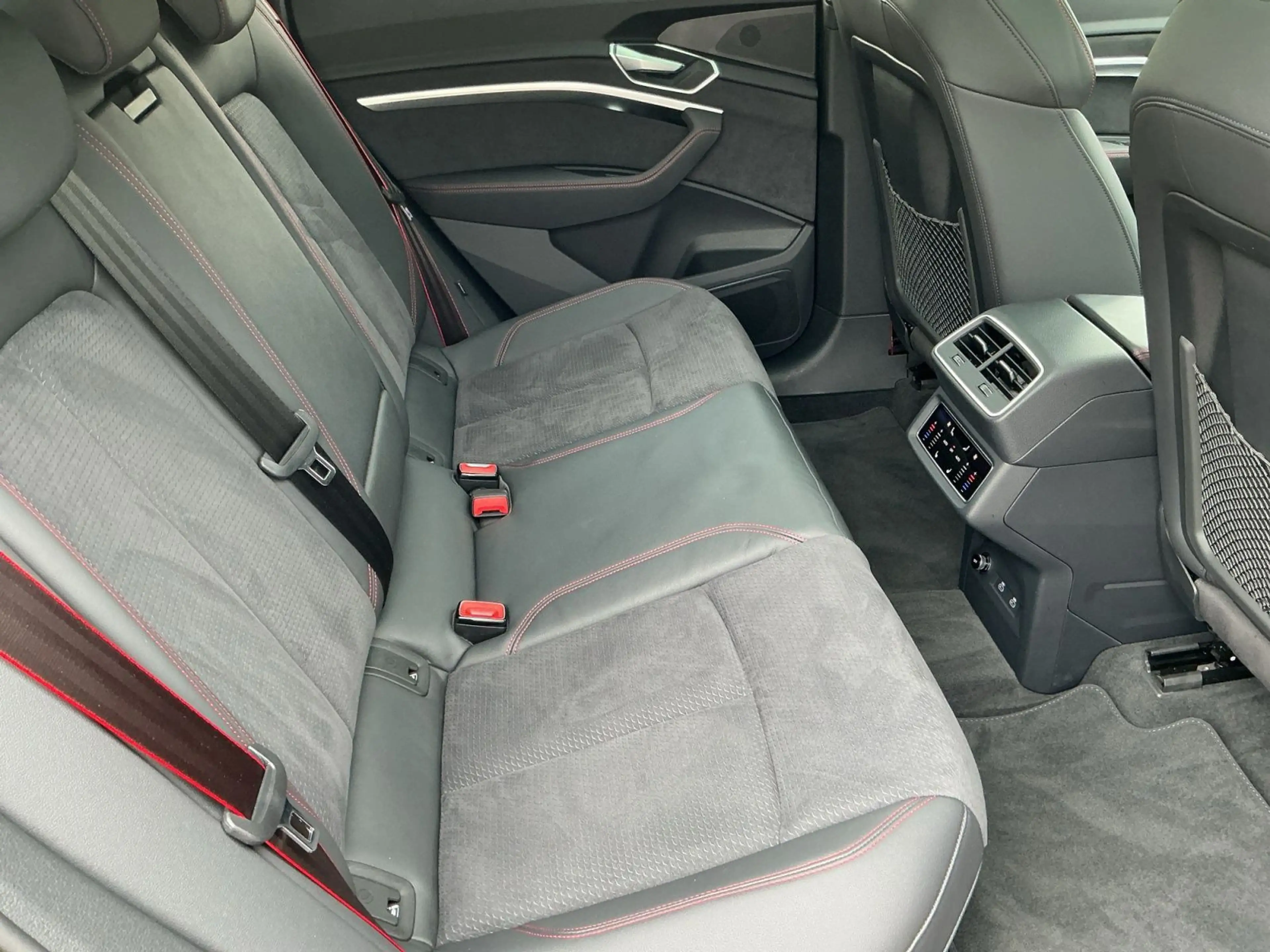 Audi Q8 e-tron 55 QU S-LINE 5JG+MATRIX+AIR — photo 16