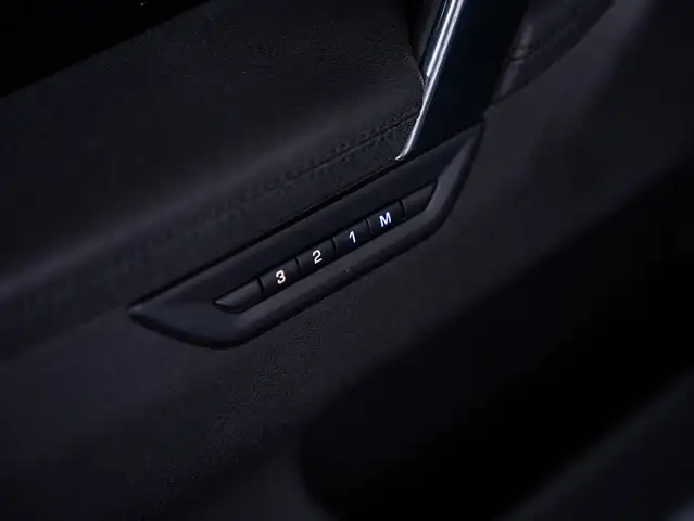 Land Rover Discovery Sport view 10