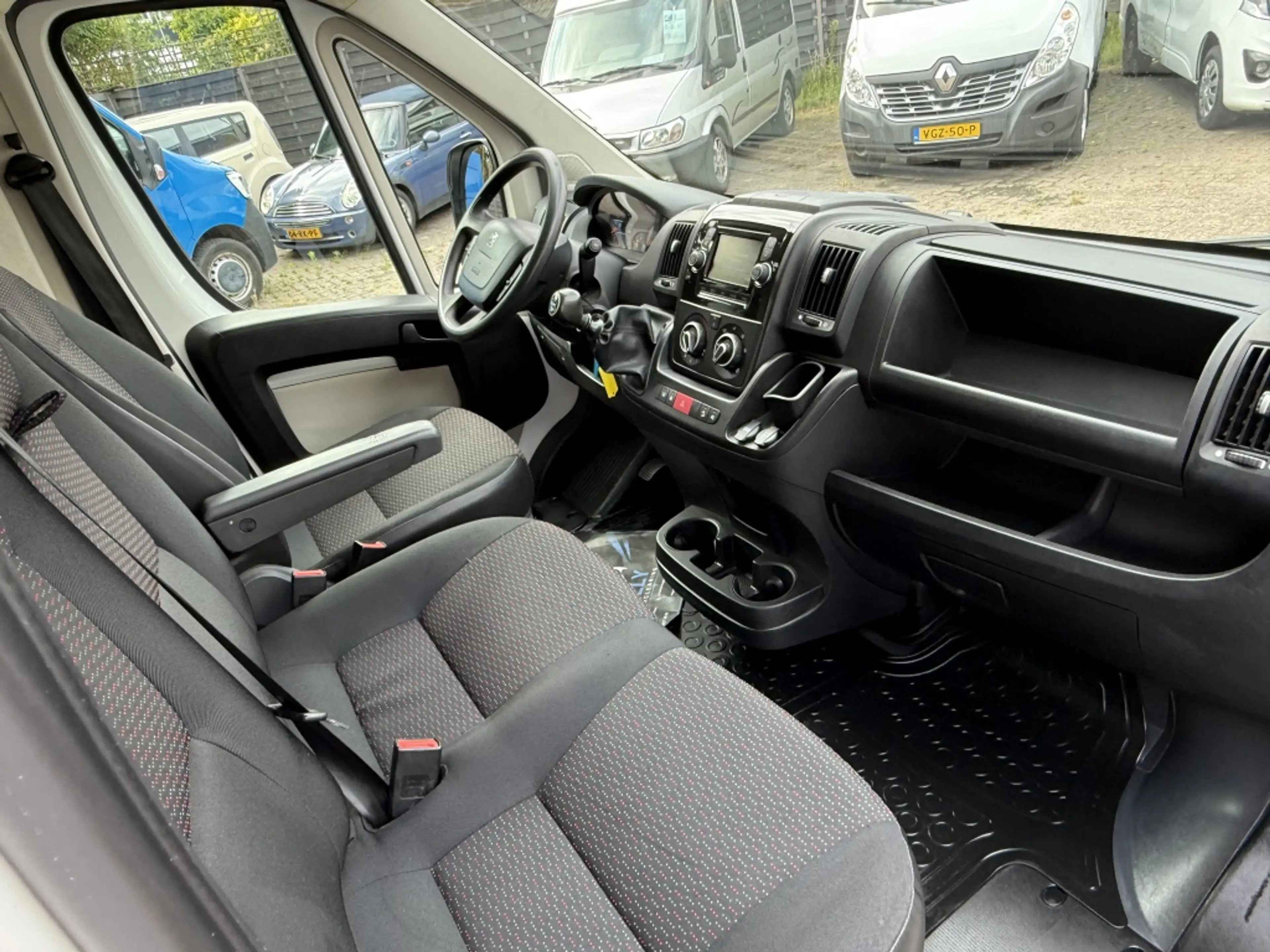 Peugeot Boxer 330 2.0 HDI L2H2 Navi / Airco — photo 11