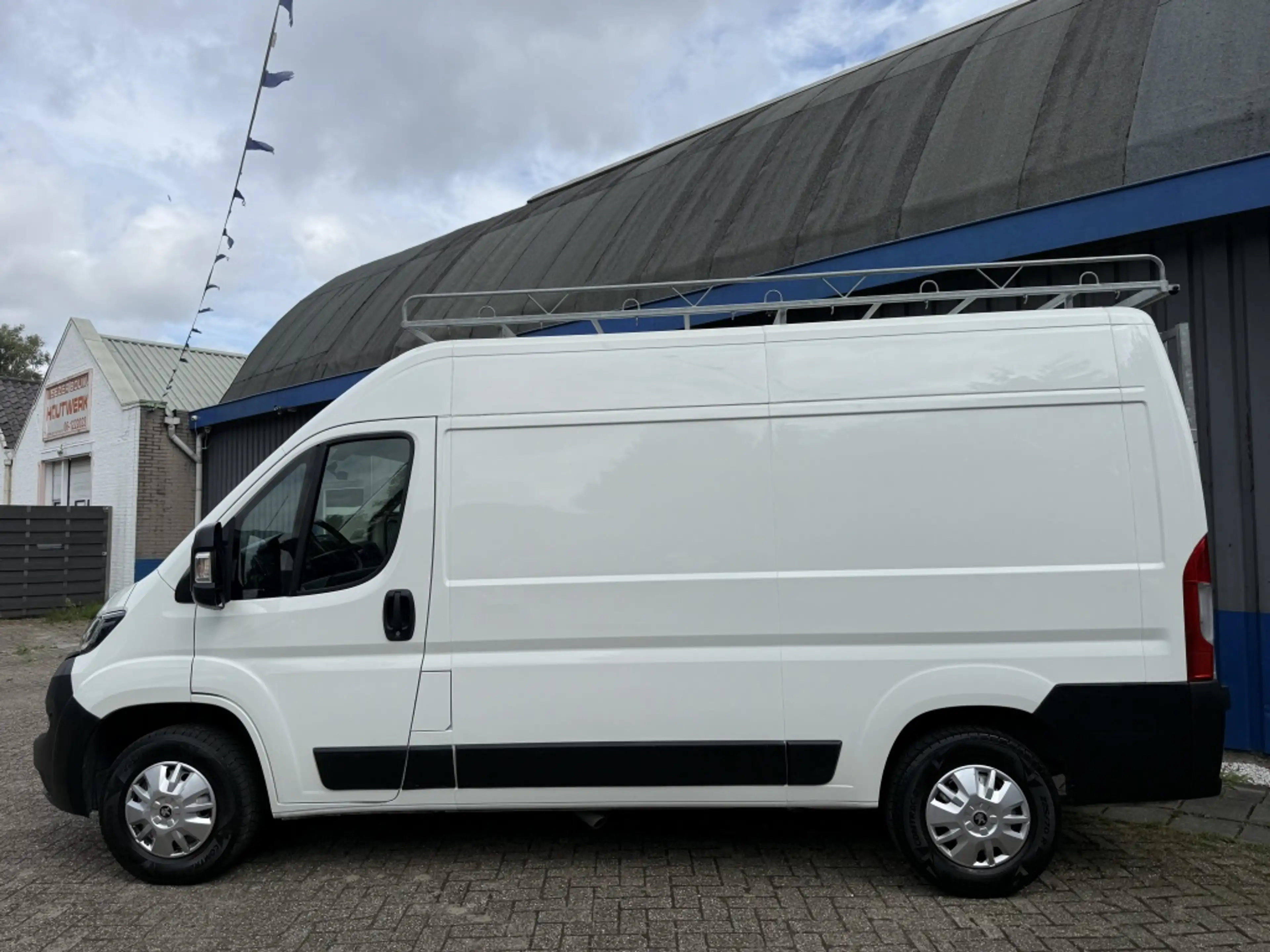Peugeot Boxer 330 2.0 HDI L2H2 Navi / Airco — photo 2