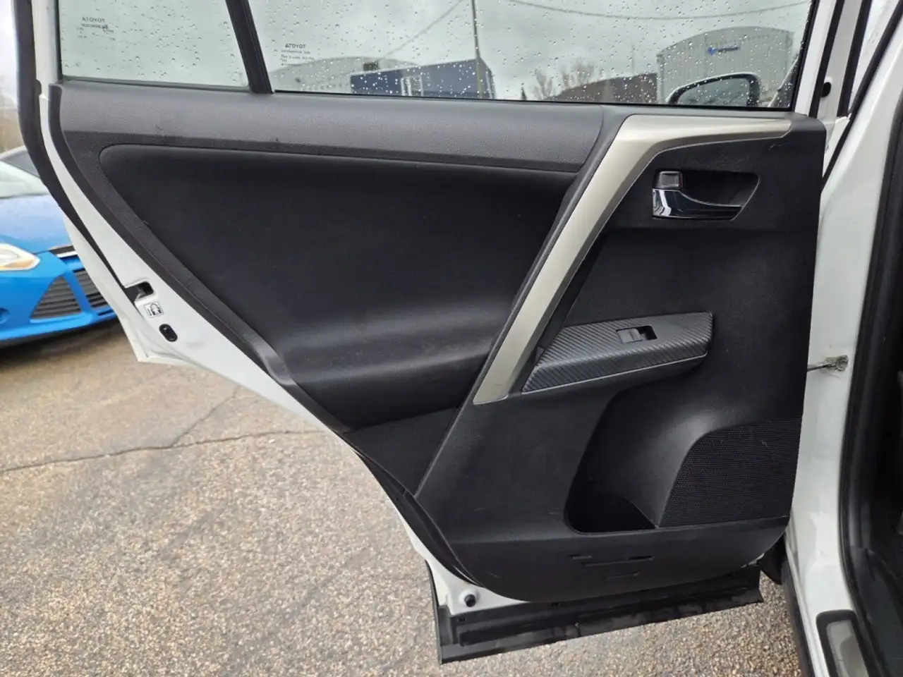 Toyota RAV 4 снимка Toyota RAV 4