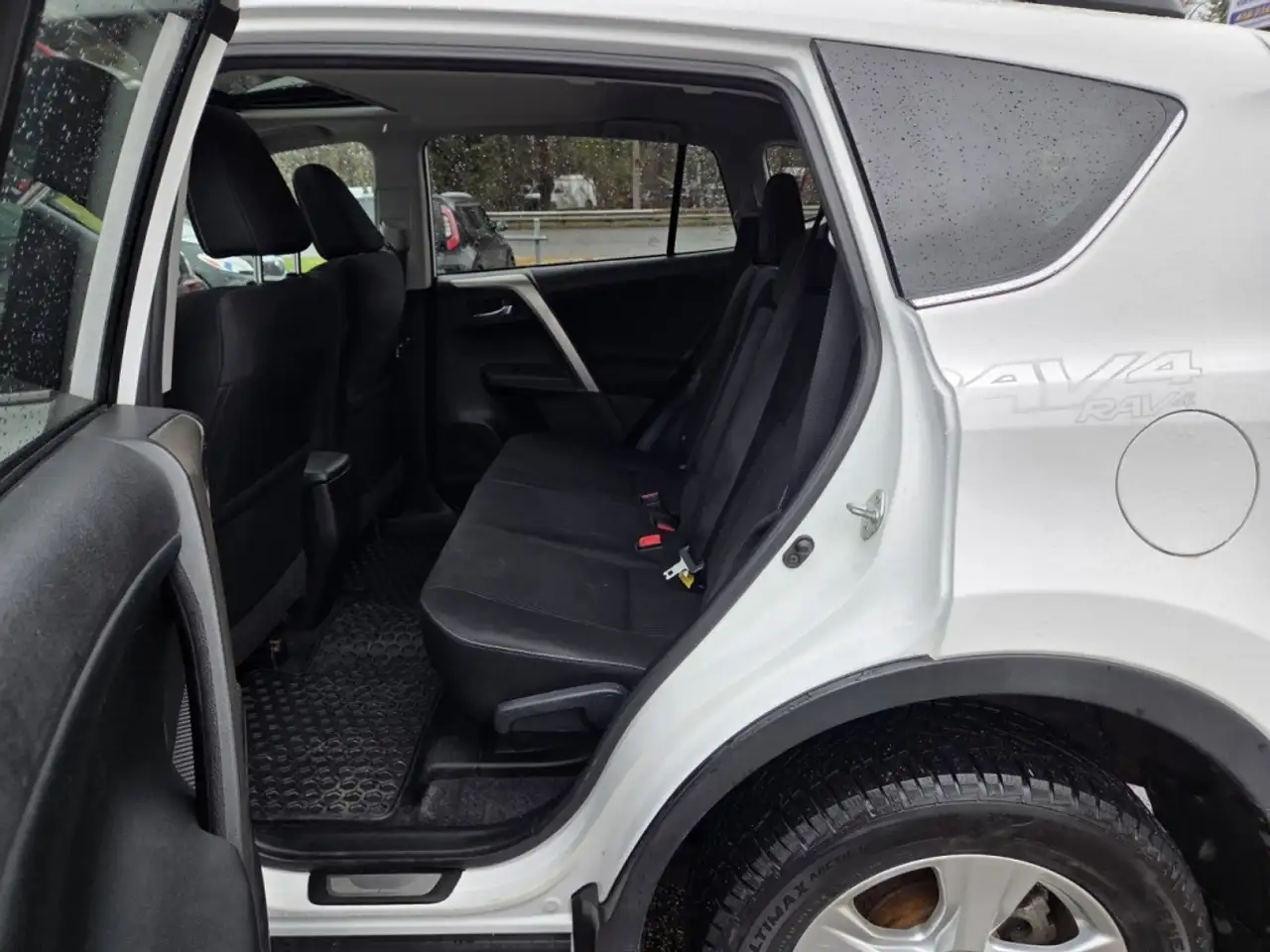 Toyota RAV 4 снимка Toyota RAV 4