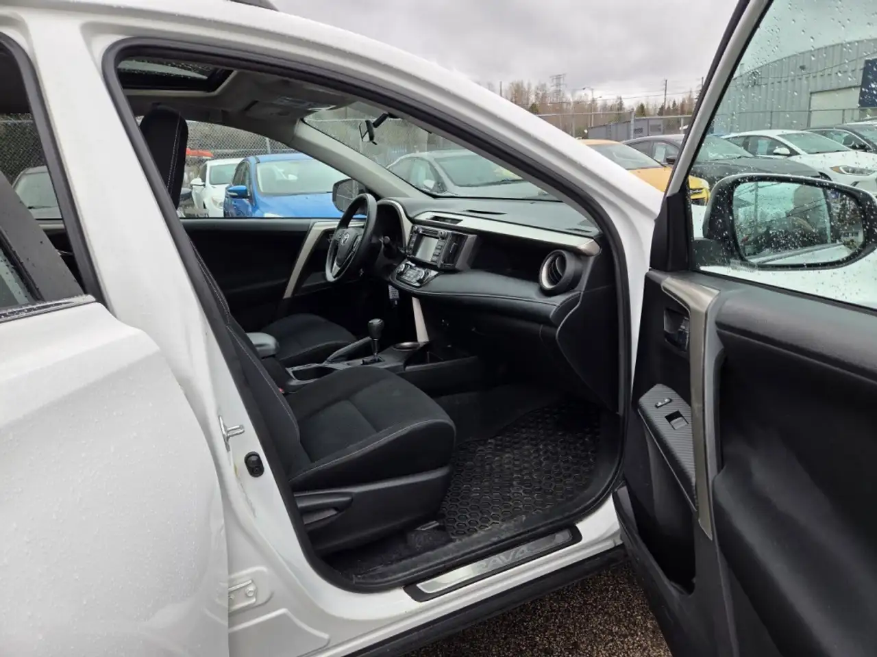 Toyota RAV 4 снимка Toyota RAV 4