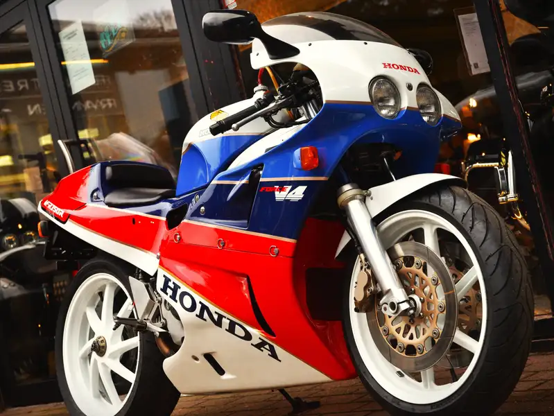 Honda VFR 750 - foto 5