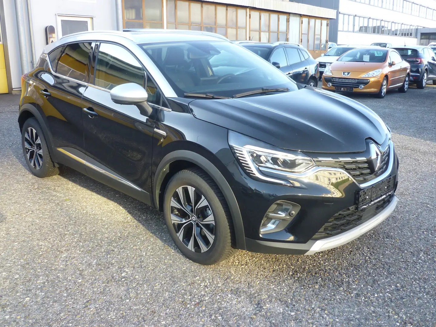 Renault Captur TCe 90  Techno ,9,3" Navi, Kamera,Sitzheizung Schwarz - 2