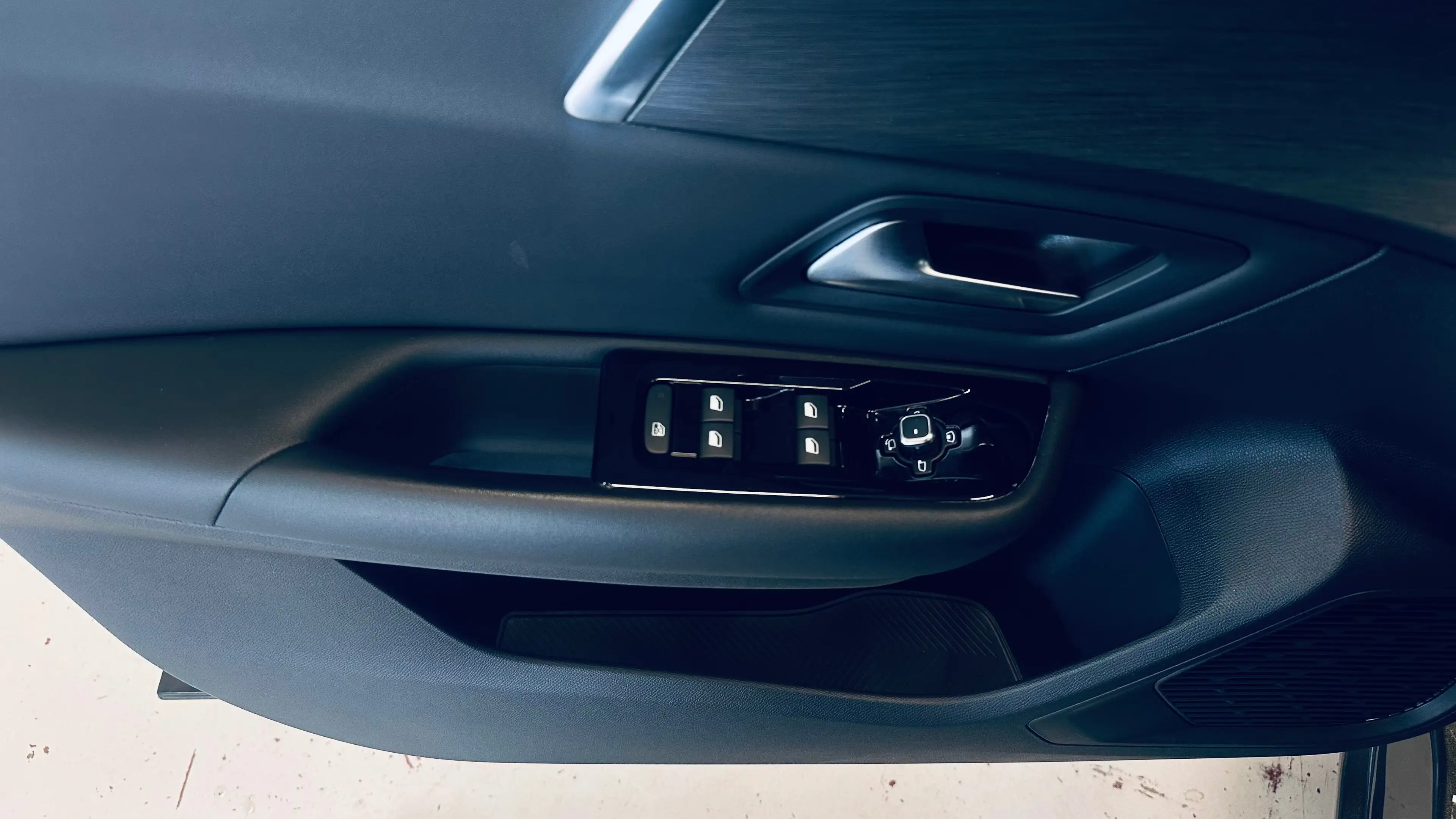 Citroen C5 X 1.2 BOITE AUTO PALETTES CAMERA CARPLAY CLIM BIZONE CRUISE ADAPT — photo 13