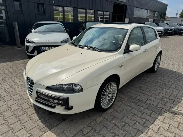 Alfa Romeo 147 Amica 1.6 ECO Schiebedach Leder