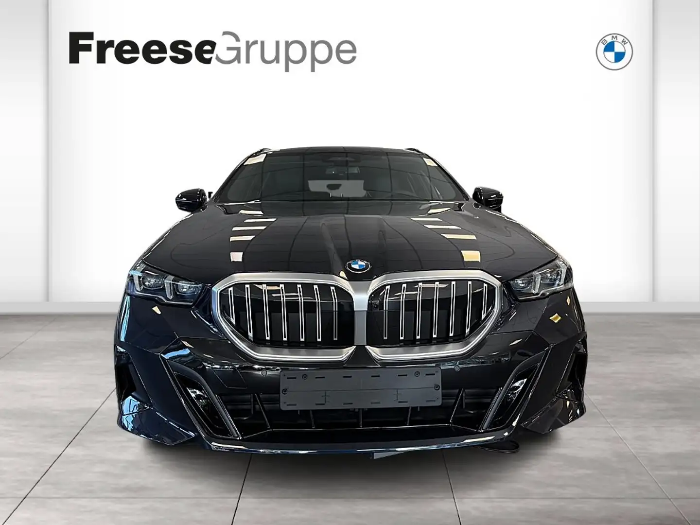 BMW 520 d xDrive M SPORTPAKET AHK PANORAMA Schwarz - 2
