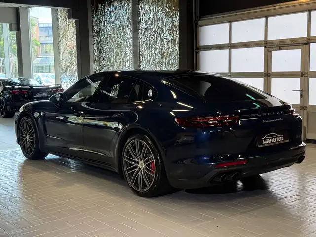 Porsche Panamera view 5
