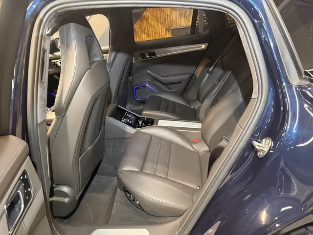 Porsche Panamera view 11