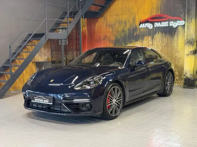 Porsche Panamera view 3