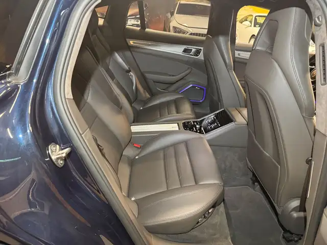 Porsche Panamera view 12
