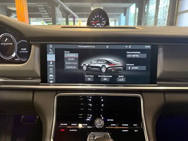 Porsche Panamera view 21
