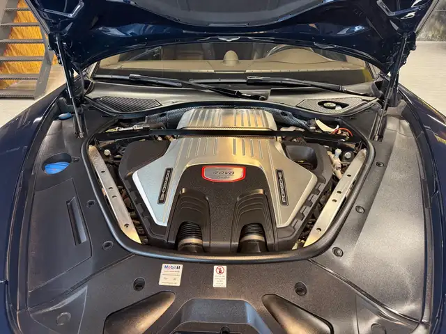 Porsche Panamera view 26