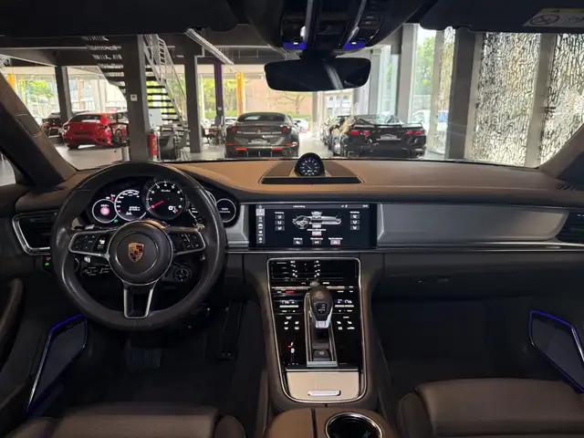 Porsche Panamera view 14