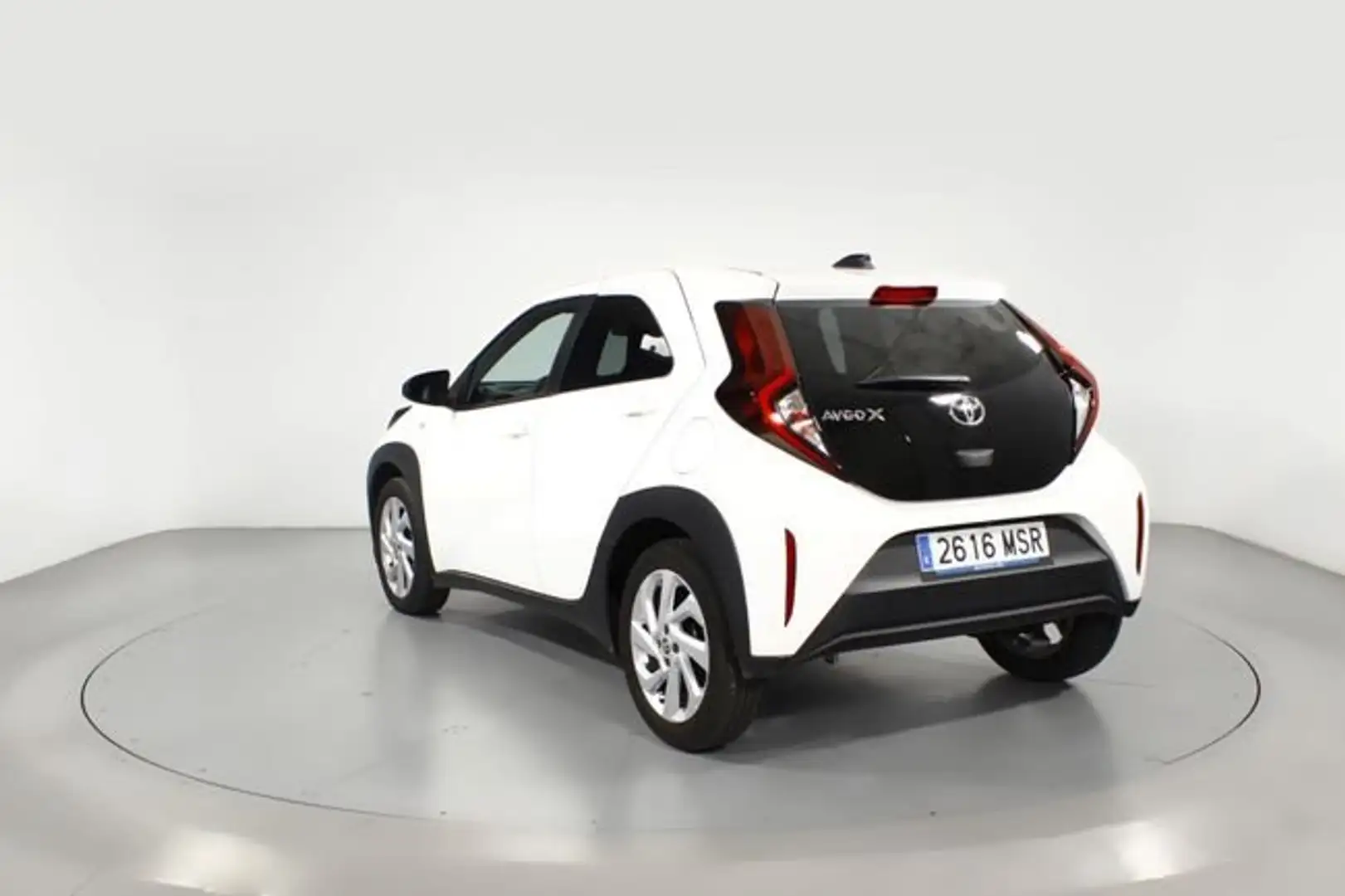 Toyota Aygo X 1.0 VVT-I PLAY 5P Blanco - 2