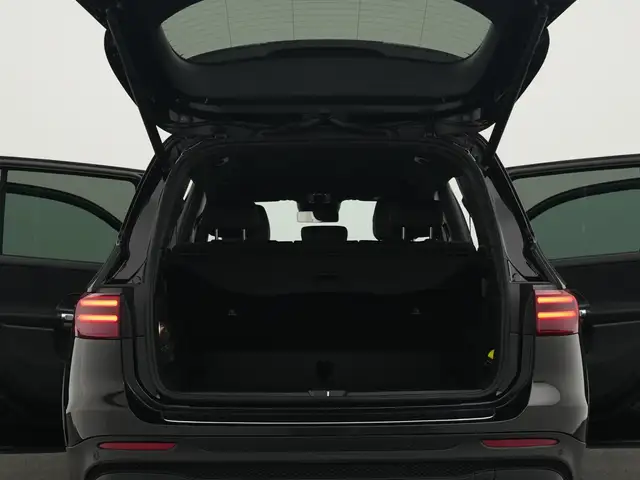 Mercedes-Benz GLB view 17