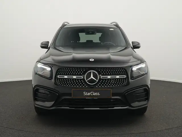 Mercedes-Benz GLB view 2